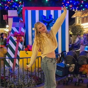 Meet your Posher, Olivia